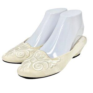 Victoria’s Secret Gold Label Vtg Slipper Low Heel Cream Satin Leather Sole 5 / 6